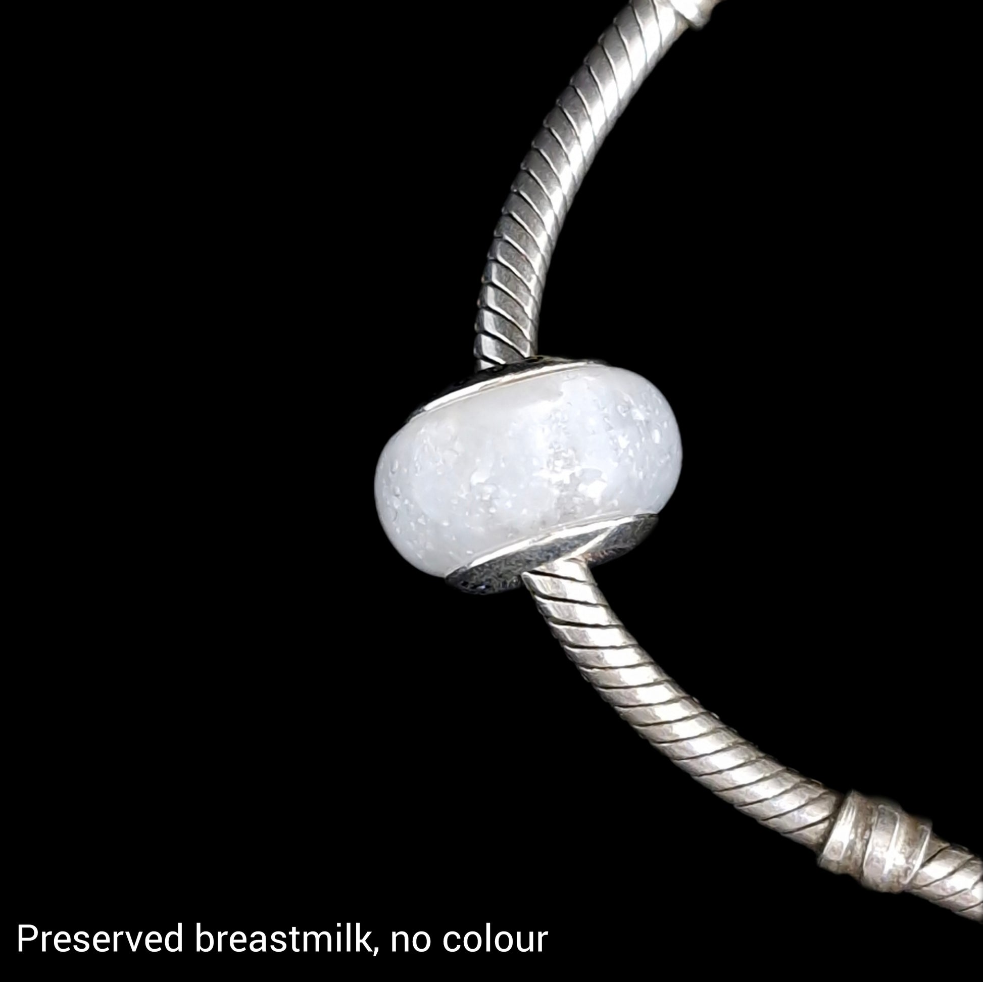 Preserved breastmilk bracelet bead