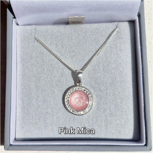 Halo round pendant
