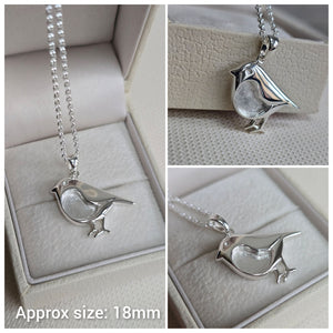 The Everlasting Robin pendant