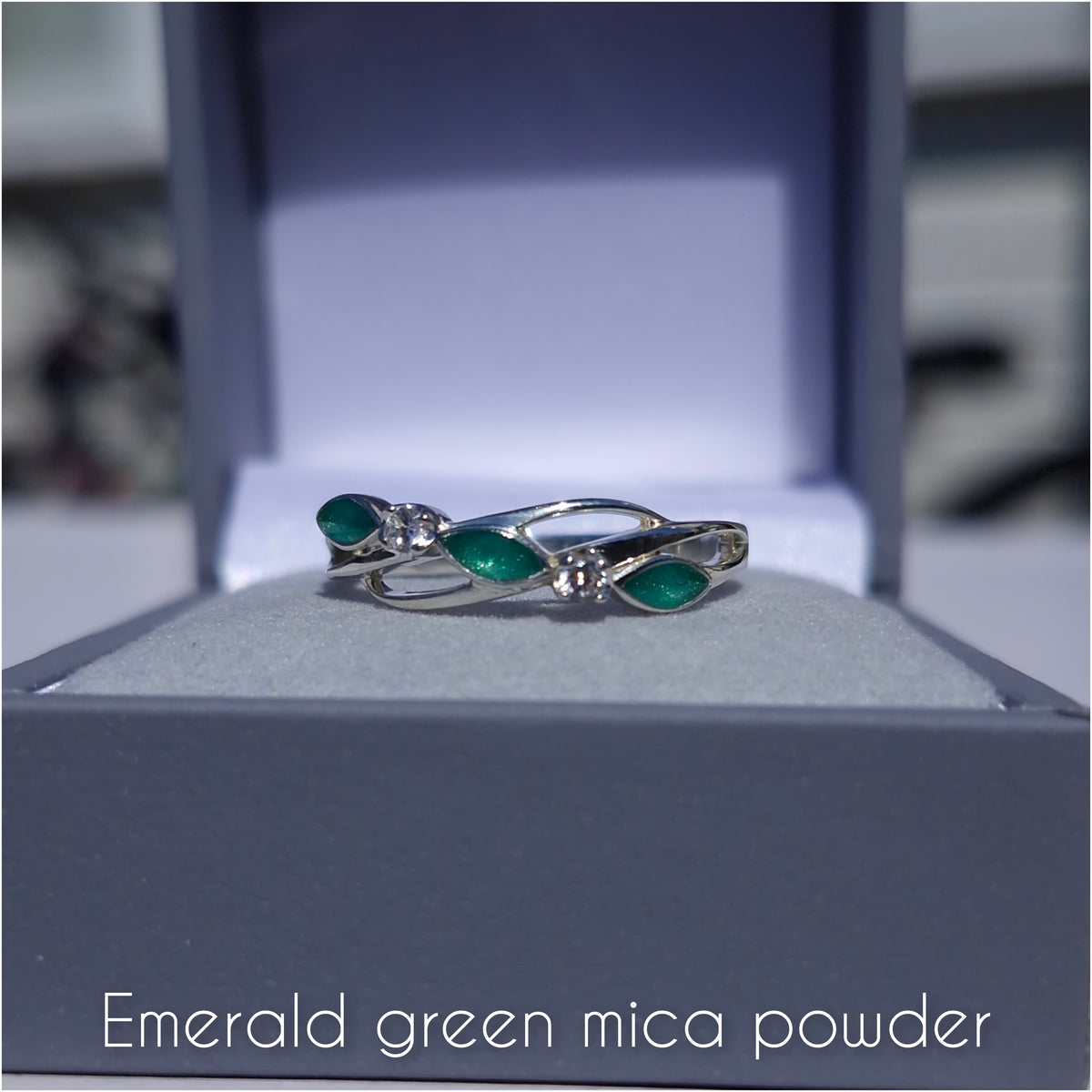 Eternal vine ring