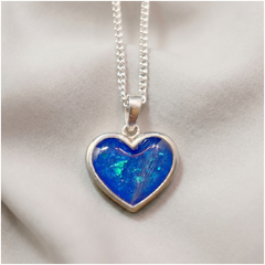 Thick trim heart pendant