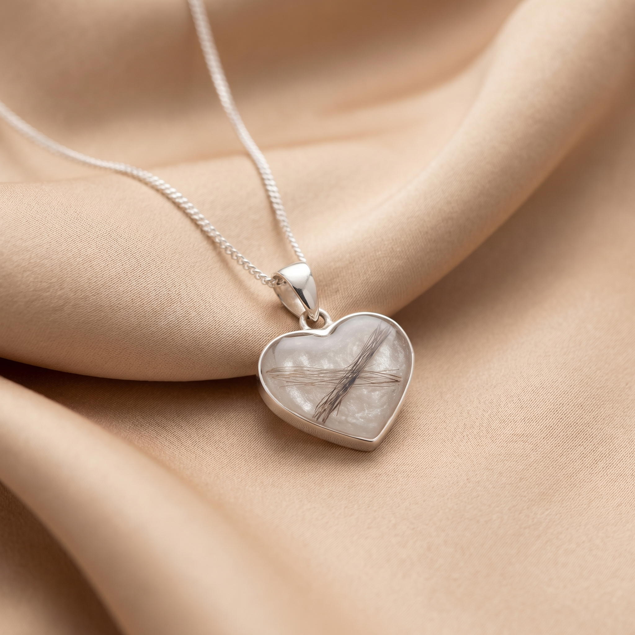 Simple heart pendant