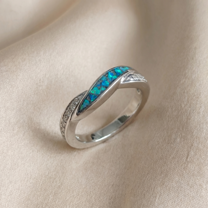 Forever linked single inlay ring