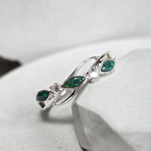 Eternal vine ring