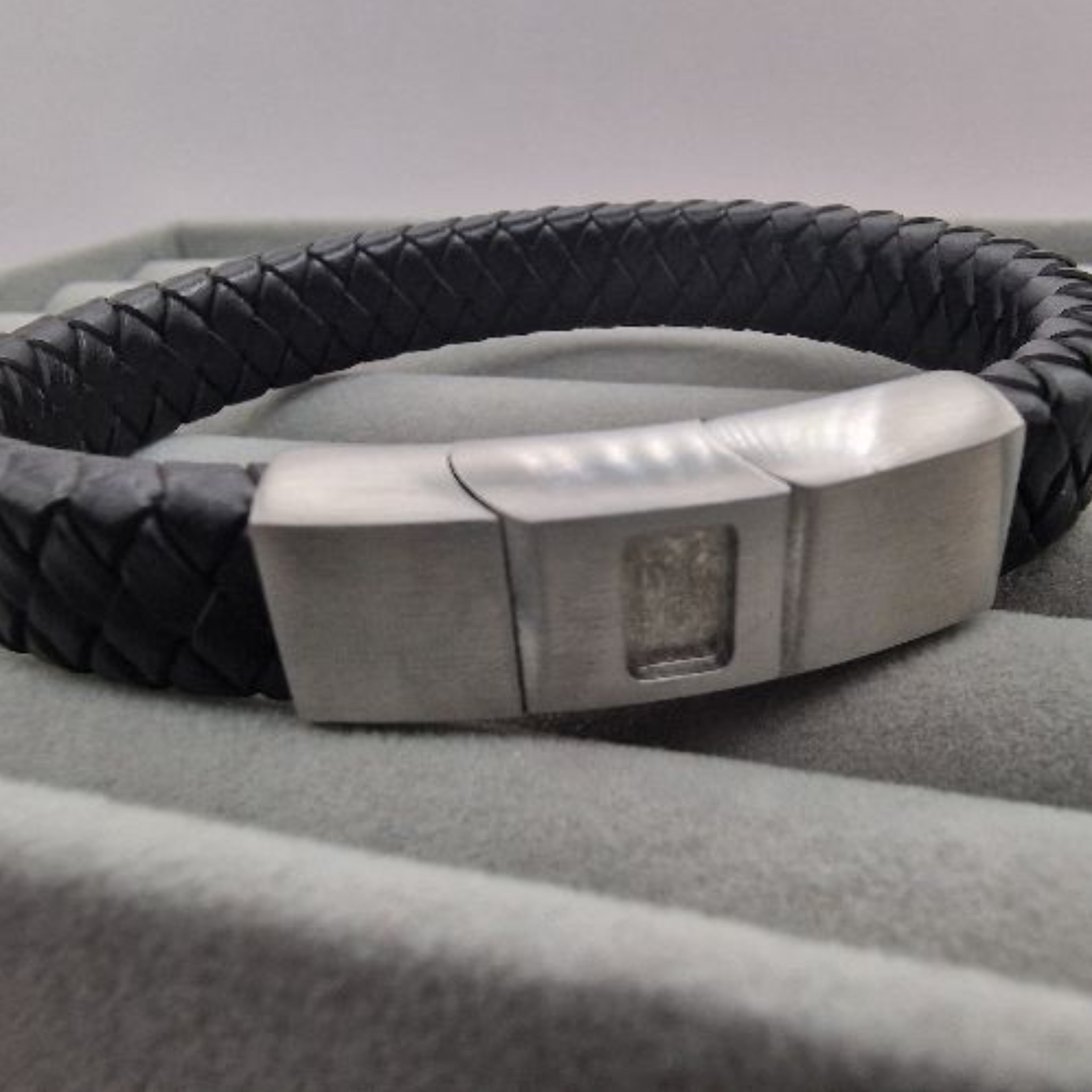 Leather bracelet with rectangle clasp