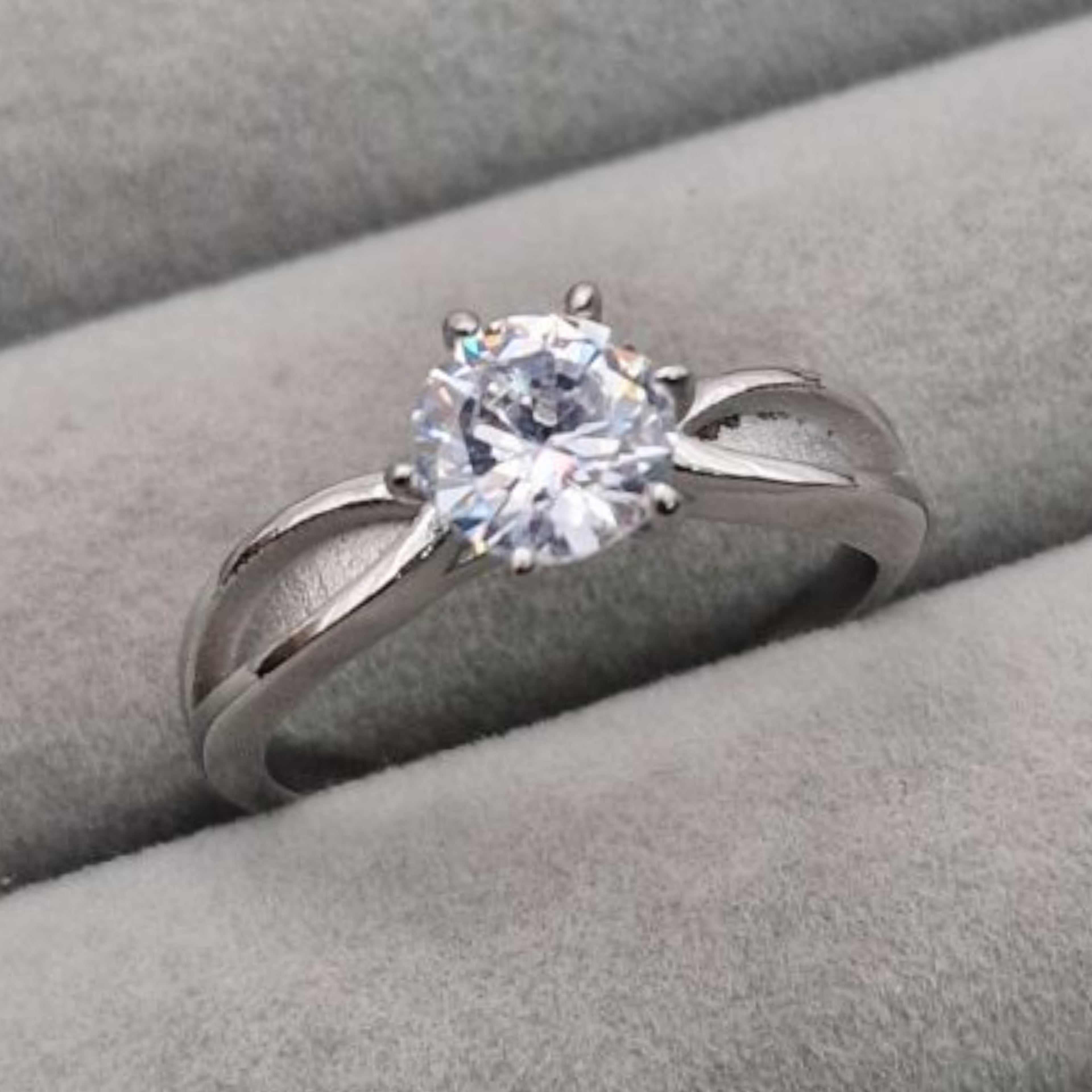 Aurora Solitaire ring - Stainless Steel