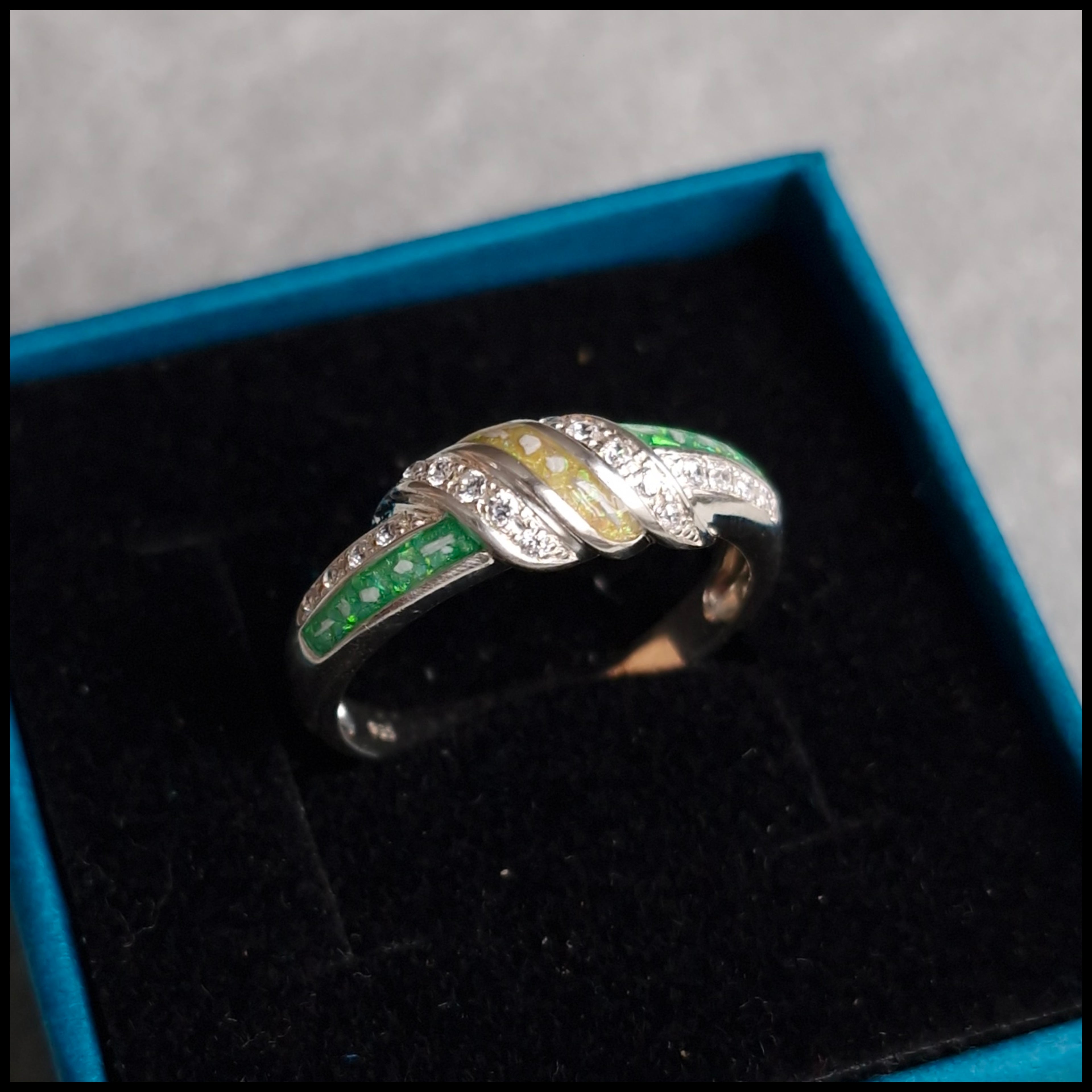 Triple channel CZ band ring