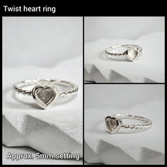 Twist style band heart ring
